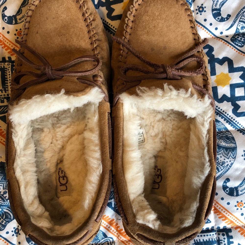 UGG Women's Dakota Moccasin